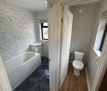 3 bedroom terraced house to rent - Photo 4
