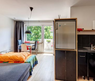 Neuhausen, near Olympiapark: Furnished studio apartment. - Photo 2