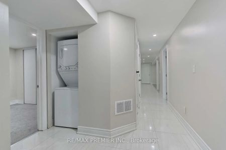 Detached Home For Lease | N9253934 - Photo 5