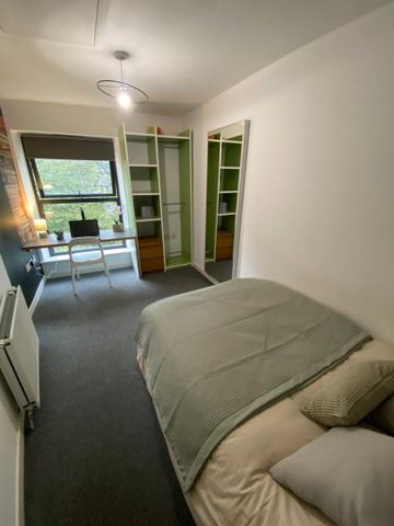 6 bedroom terraced house to rent - Photo 4