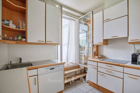 Location appartement, Paris 16ème (75016), 4 pièces, 64.73 m², ref 84617227 - Photo 2