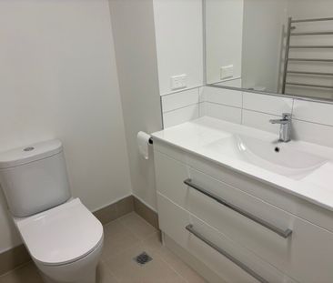 Modern St Lukes Apartment – Water Included - Photo 6