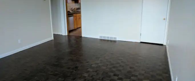 Stanley Park duplex 1000 ft up ; near Chinook Center; available Nov 1 | Up - 301 46 Avenue Southwest, Calgary - Photo 1