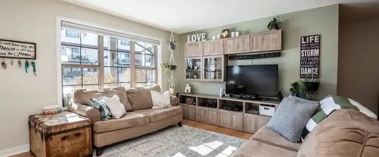 Home Sweet Home 2 Bedroom SW Walking Distance to Ammenities | 8 Everridge Square SW, Calgary - Photo 1
