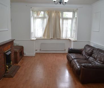 3 bedroom end of terrace house to rent - Photo 5