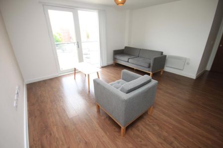 3 bedroom apartment to rent - Photo 2