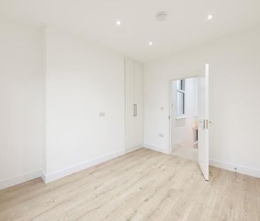 2 Bed Flat, Claremont Road, NW2 - Photo 4