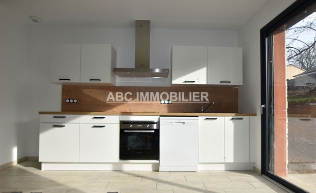 Location Maison 5 pièces 81m² - Photo 1