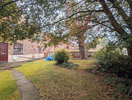 2 bedroom semi-detached house to rent - Photo 4