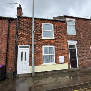 2 bedroom terraced house to rent - Photo 2