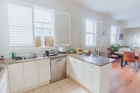 Bondi Beach - Photo 4