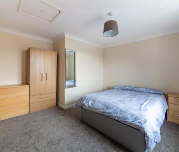 5 bed terraced house to rent in Hartford Court, Heaton, NE6 - Photo 4