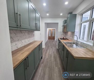 3 bedroom terraced house to rent - Photo 5