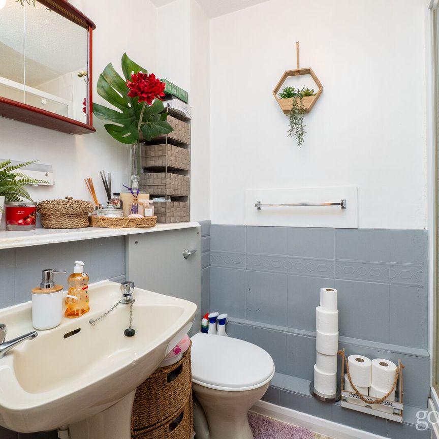 Vellum Drive, Carshalton, SM5 - Photo 1