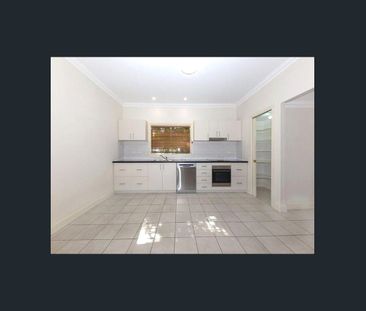 3 Bedroom Home In Salisbury! - Photo 2