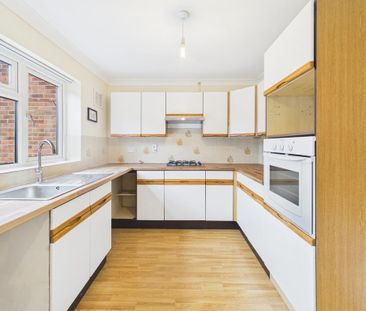 3 bedroom terraced house to rent - Photo 6