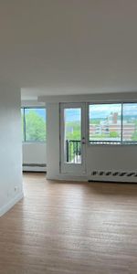 4½ Apartments Available - A louer • For Rent - Photo 4