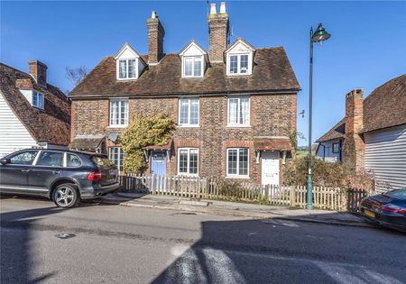 Charming 3 bedroom mid-terrace cottage in a popular village location - Photo 5