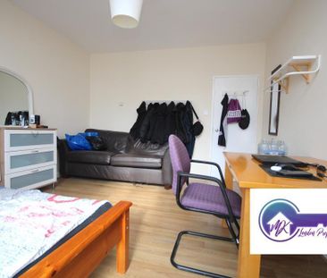 4 bedroom flat to rent - Photo 5