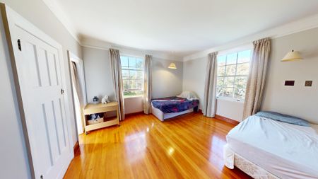 Westmere - 4 Bedrooms - Photo 3
