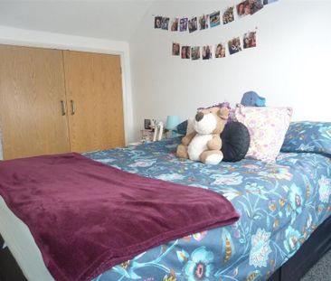 3 bedroom apartment to rent - Photo 6