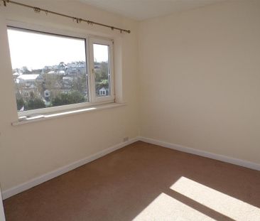 4 bedroom semi-detached house to rent - Photo 5