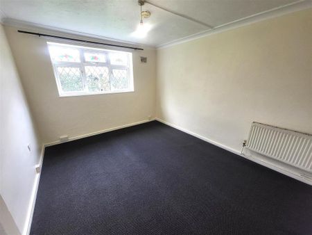 2 bedroom ground floor flat to rent - Photo 2