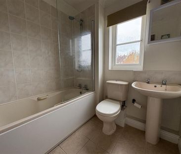 2 bedroom semi-detached house to rent - Photo 5