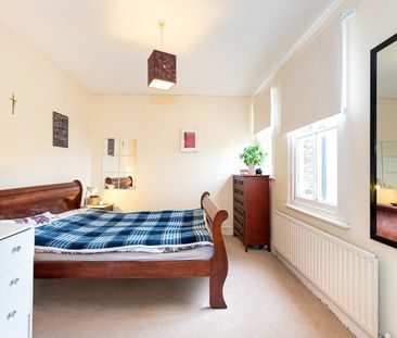 2 Bed Flat, Chestnut Road, SW20 - Photo 6