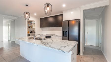 25 Columbus St, Burdell - Photo 4