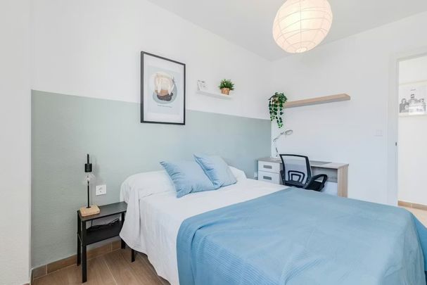 Carrer de Miguel Servet, Valencia, Valencian Community 46015 - Photo 1