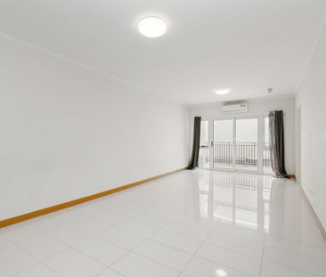 Modern City Living in the Heart of Perth CBD - Photo 2