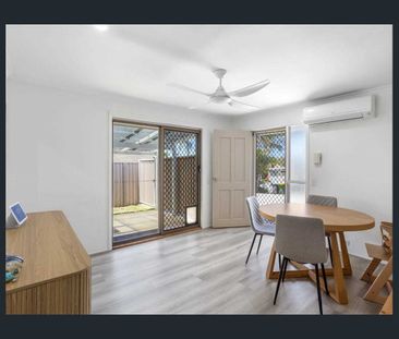 $780 per week - Photo 3