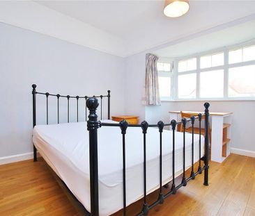 4 bedroom semi-detached house to rent - Photo 3