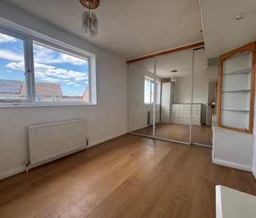 3 bedroom semi-detached to rent Sturdee Close IP24 2LF - Photo 6