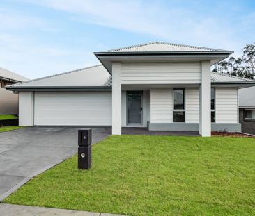 NEAR NEW MODERN HOME LOCATED IN PRIME LOCATION - Photo 5