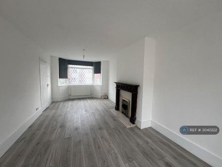 3 bedroom semi-detached house to rent - Photo 3