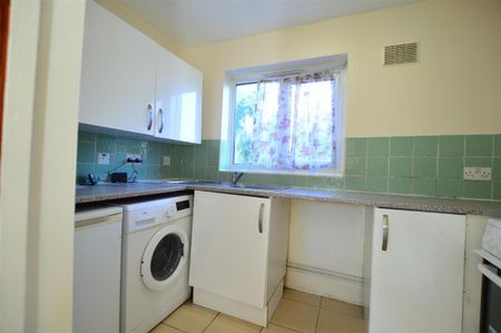 Victoria Road, Slough SL2 5NE - Photo 4