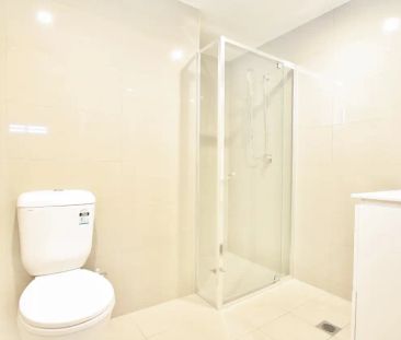“Modern Three Bedroom Unit - Private Balcony - Air Con” - Photo 6