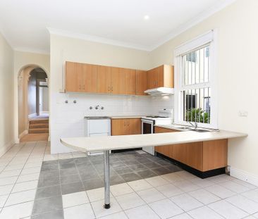 202 Parramatta Road, Stanmore NSW 2048 - House For Rent | Domain - Photo 3