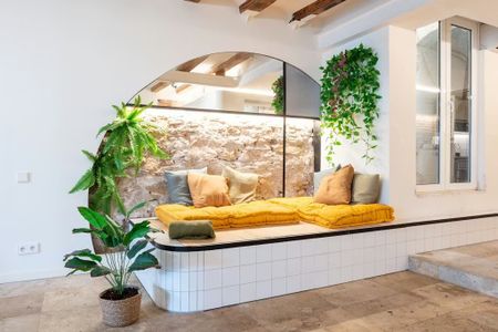 Carrer de la Reina Amàlia, Barcelona, Catalonia 08001 - Photo 5