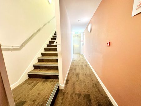 2 bedroom flat to rent - Photo 2
