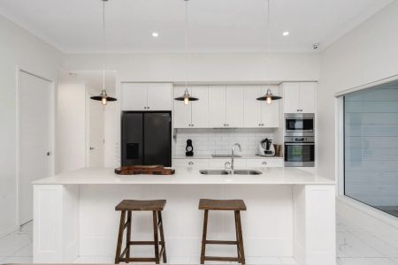 Executive Property Combines Luxury and Convenience - Photo 4