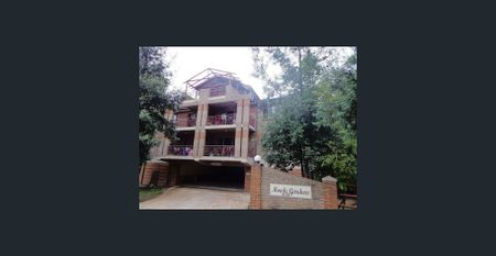 Comfortable & secure two bedroom unit in ideal location - Photo 5