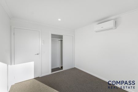 27 Illustration Avenue, Mambourin VIC 3024 - House For Rent | Domain - Photo 4