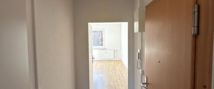 HELL & OFFEN: 3-Zimmer mit Balkon & 65 Zoll Fernseher (kostenlos) - Photo 1