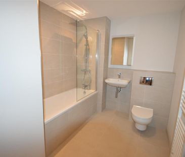 4 bedroom townhouse to rent - Photo 5