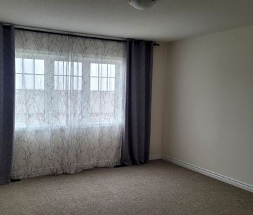 For Lease - 2135 Speare Court, Innisfil, Ontario - Photo 3