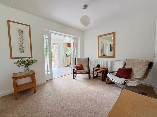 5 bedroom detached house to rent - Photo 1