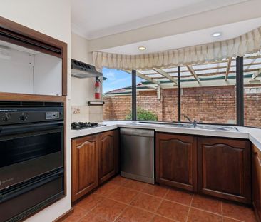 17A Godbold Close - Photo 4